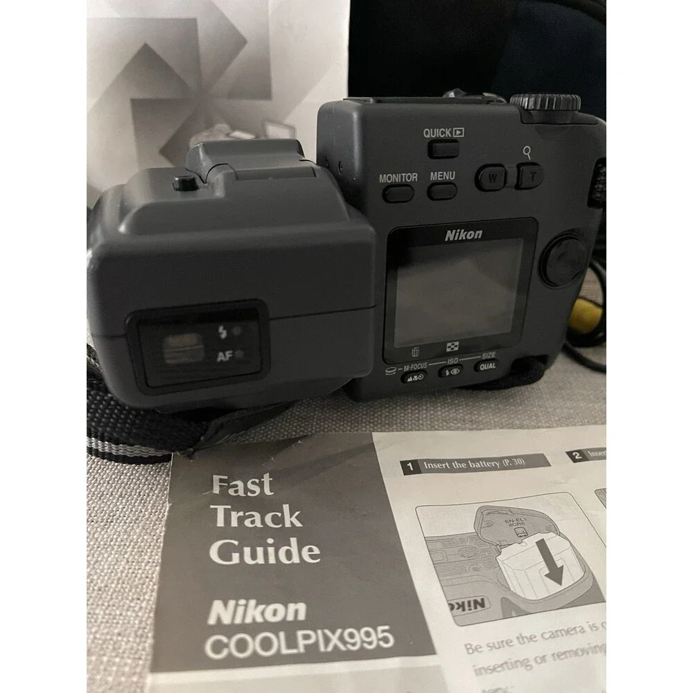 Nikon Coolpix P1x995 Black Camera bundle With Extras Ships From USA